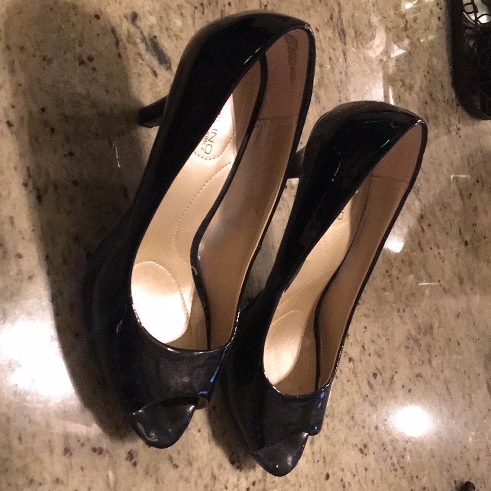 Black patent open toe pumps